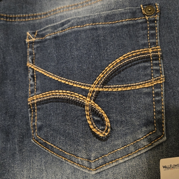 Ultra Fit Skinny Jeans - Picture 4 of 7